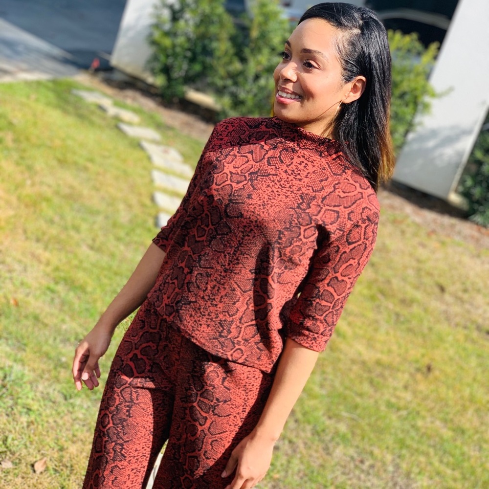 Snake skin pattern matching 2 piece set